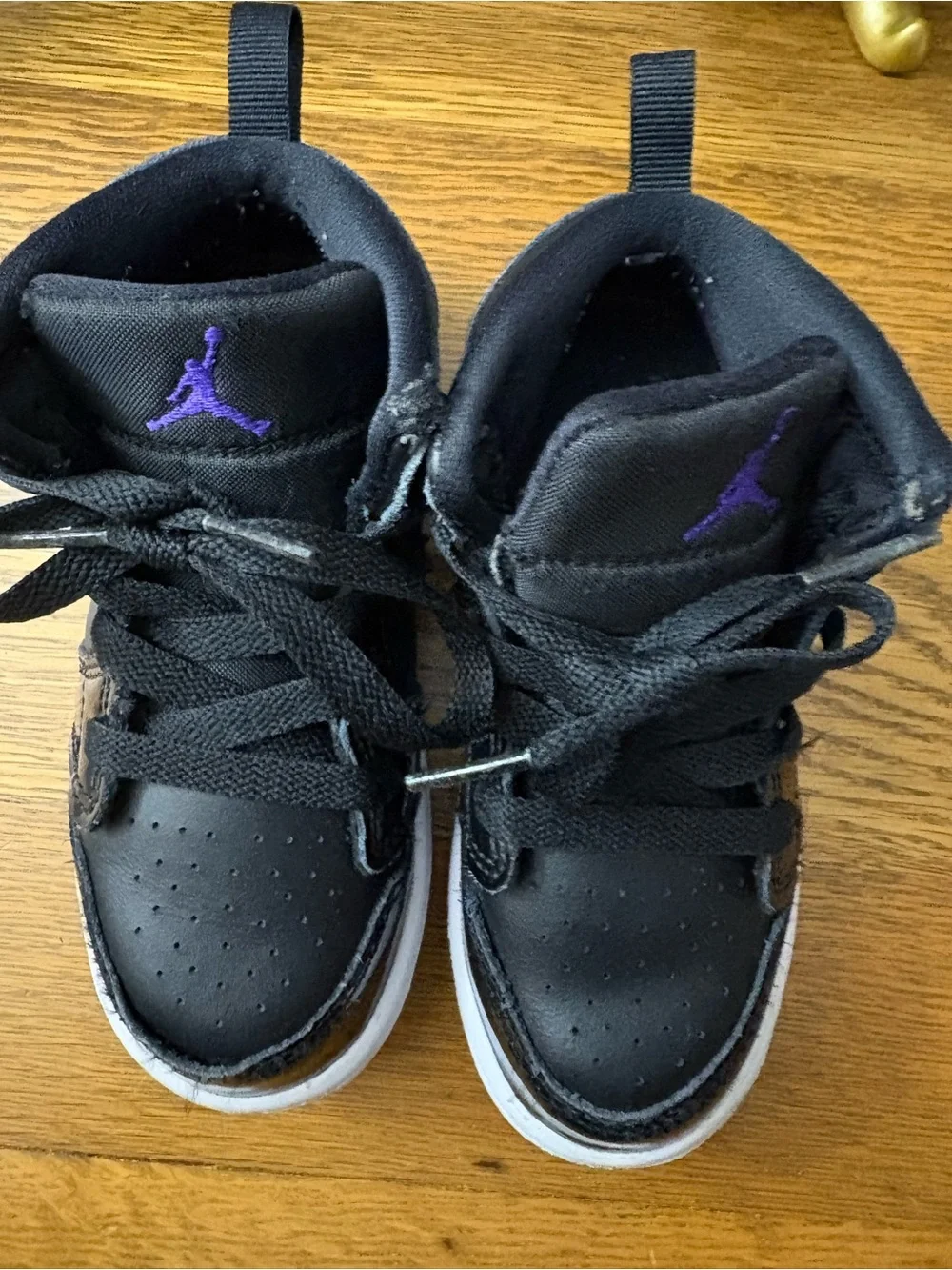 Little kid/toddlers black and blue Air Jordan Jordans. Size 8.5.